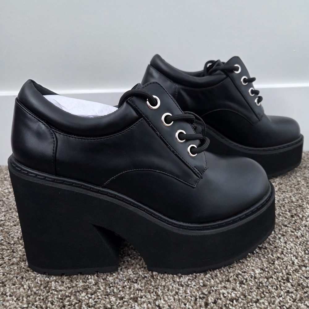 Black Platform Mary Jane Lace-Up Women's Shoes. BRAND NEW!